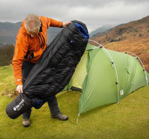 Спальні мішки та каремати